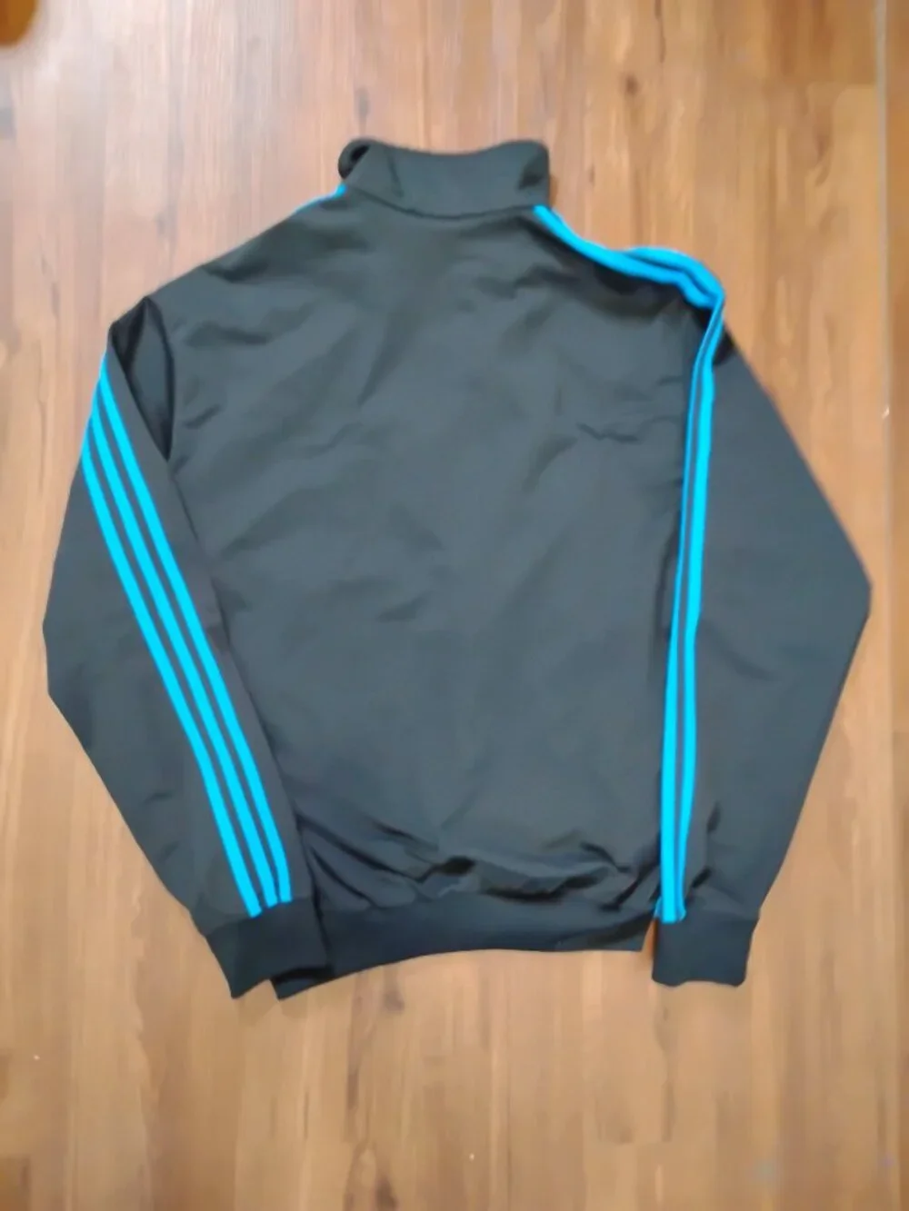 adidas trefoil striped